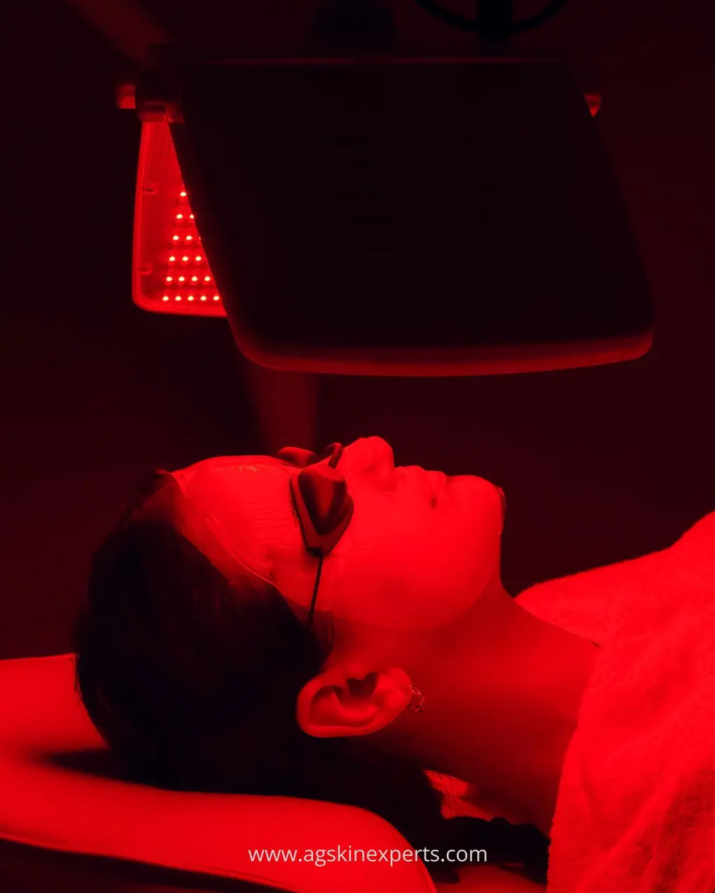 12 Ways Red Light Therapy Can Transform Your Skincare Routine